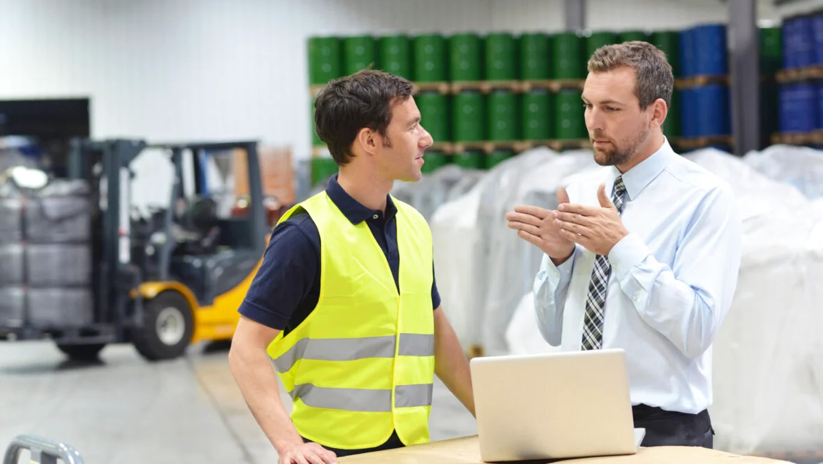 Fluctuația angajaților din transport și logistică, în scădere pe fondul incertitudinii economiei naționale