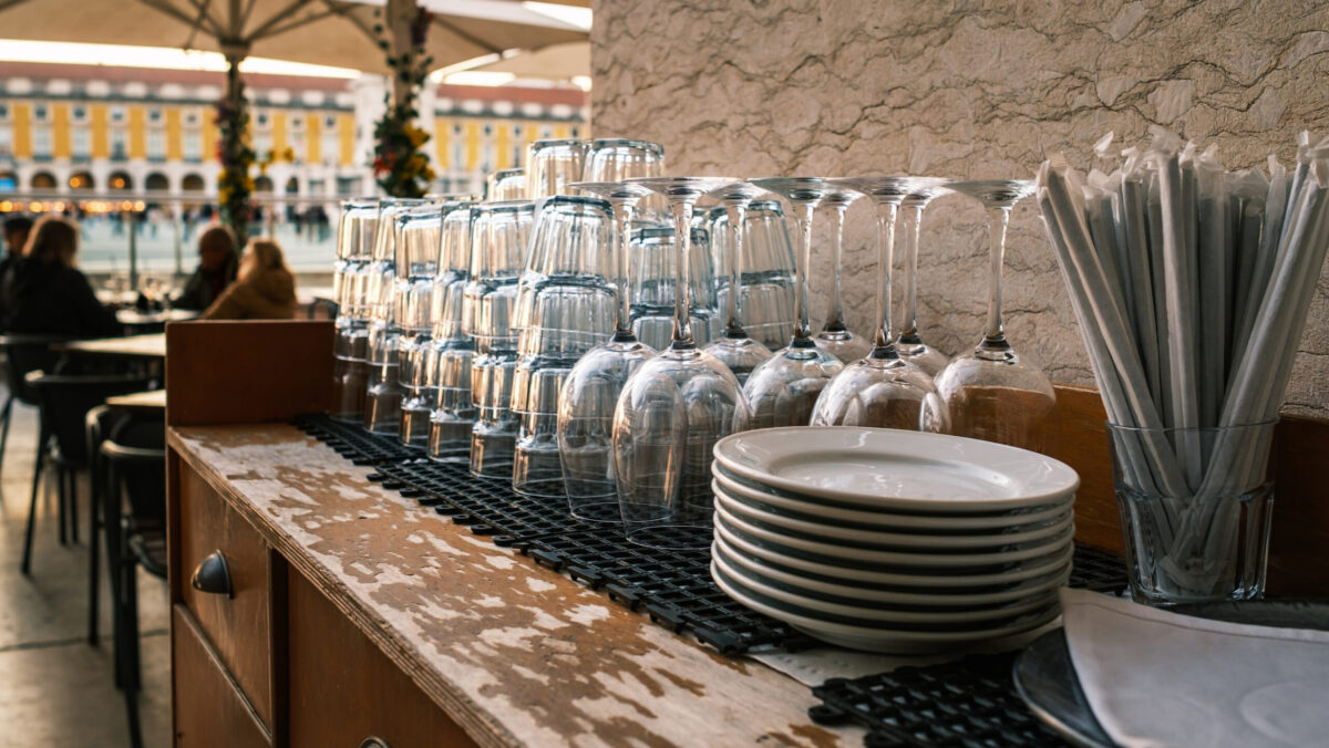 Majorarea TVA în HoReCa va afecta turismul intern. FPIOR: Ultimul cui în coşciugul industriei
