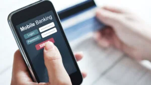 Mobile Banking. Peste 57% dintre români folosesc Internet și Mobile Banking pentru tranzacții financiare