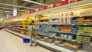 Plafonarea adaosului comercial la alimentele de bază va continua. Măsura se va prelungi cu câteva luni
