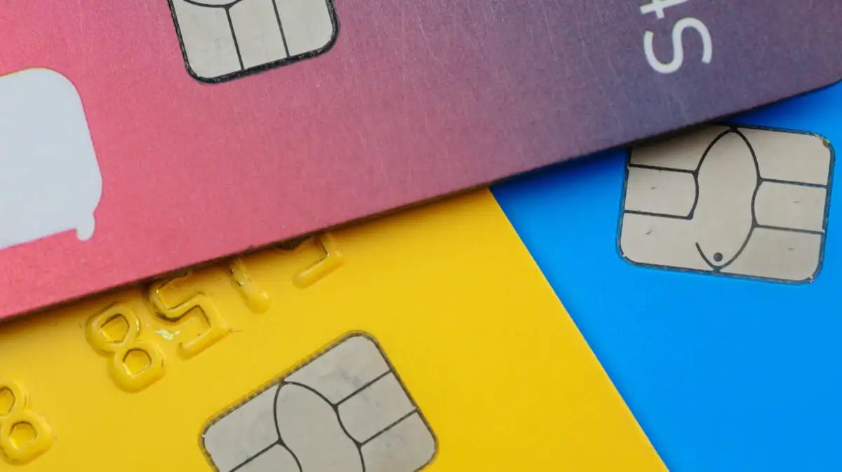 Postbank, bancomat, bani, card
