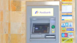 Postbank, bancomat, bani