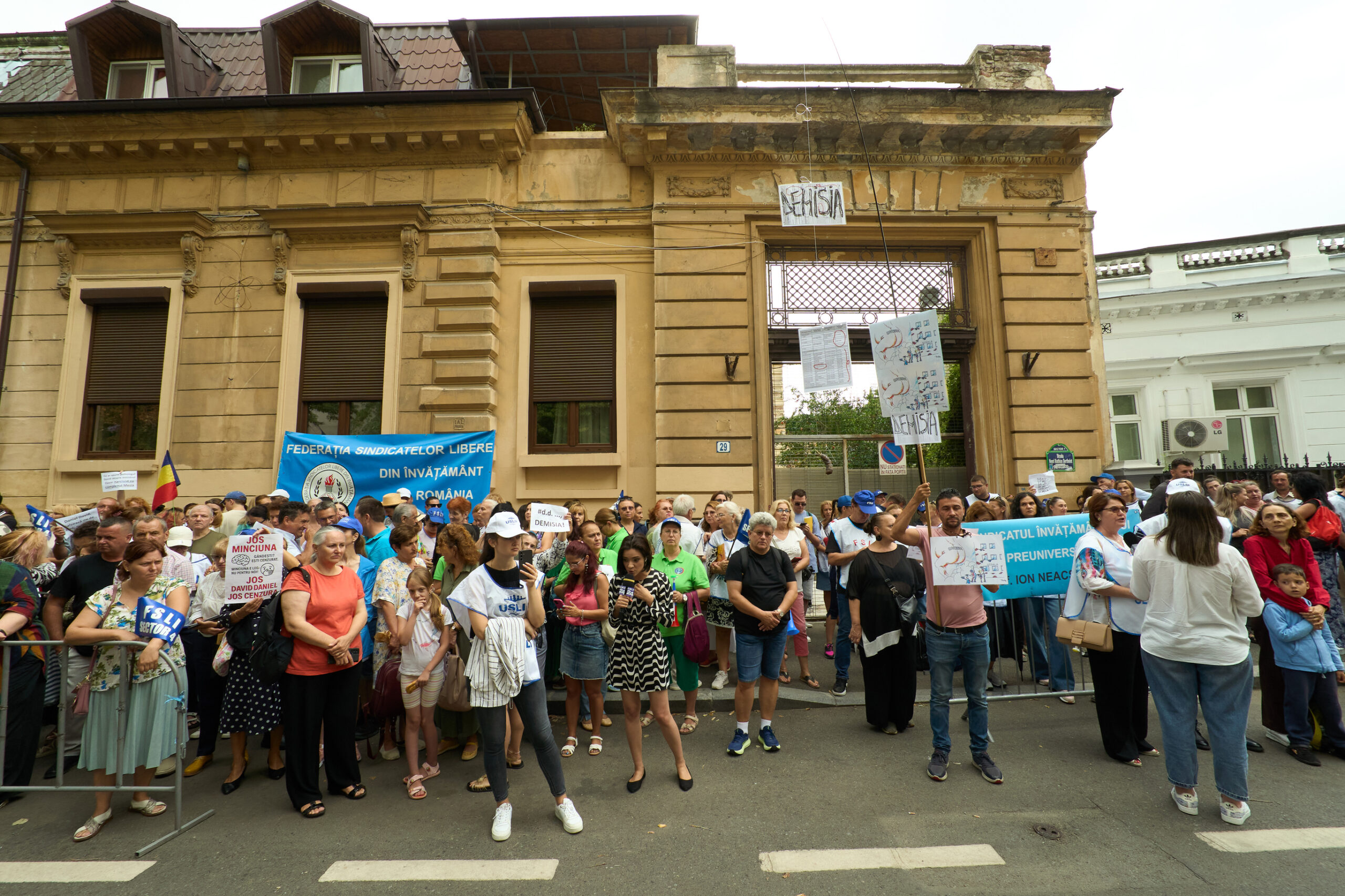 proteste profesori 2025