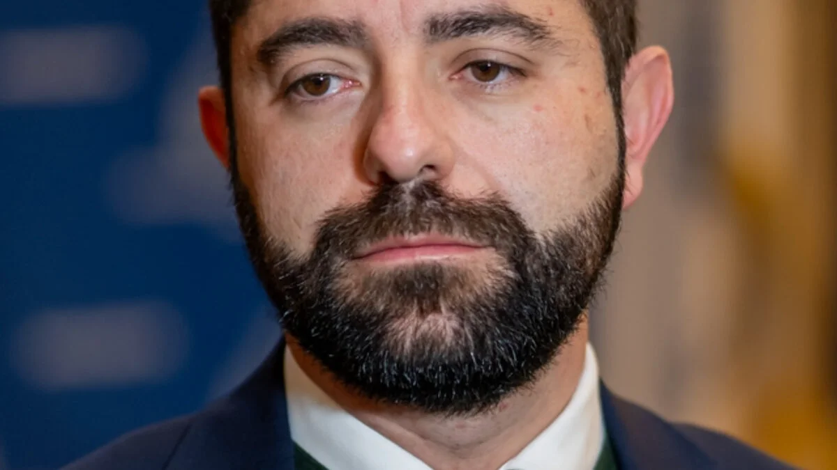 România trebuie să reducă evaziunea fiscală și risipa. Radu Burnete: Trebuie să cheltuim cu cap, să investim în securitatea noastră