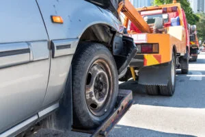 Se majorează tarifele pentru ridicarea, transportul și depozitarea autovehiculelor