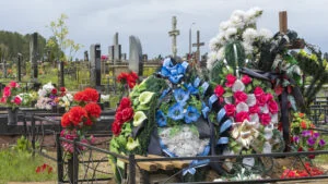 cimitir, coroane funerare