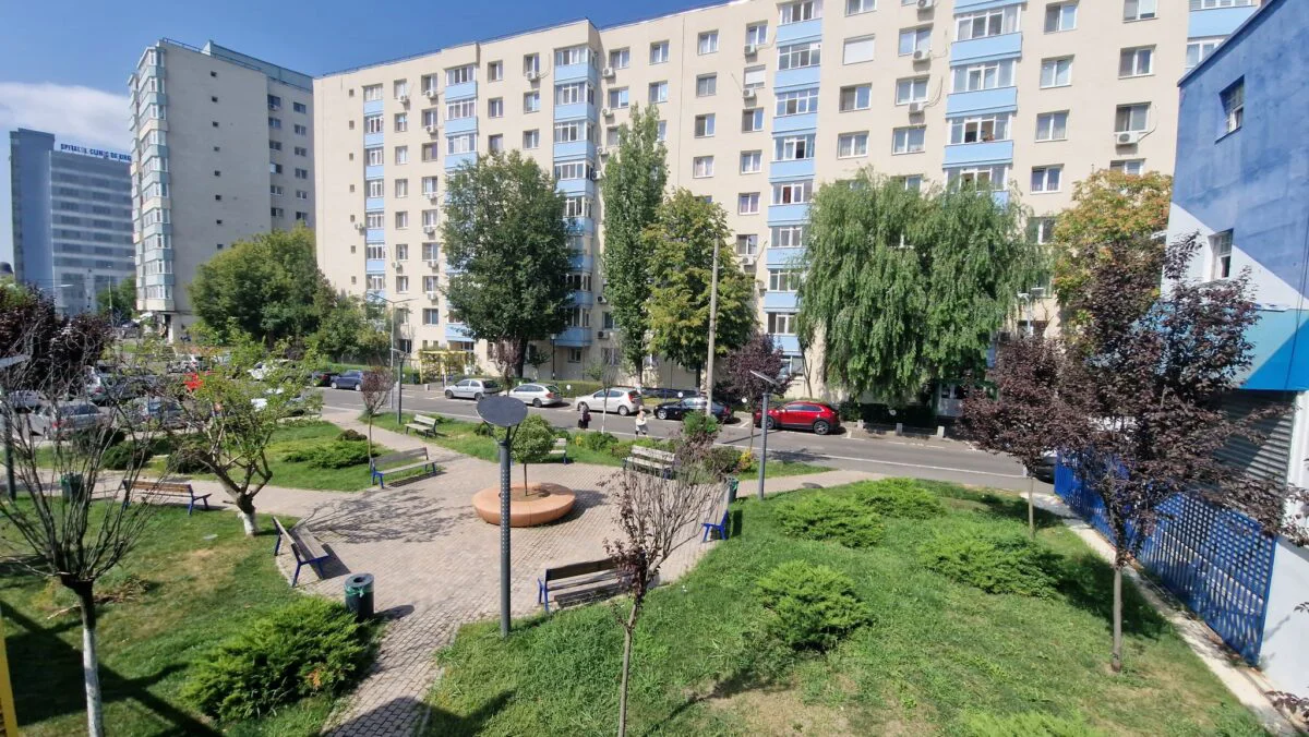 Este obligatoriu pentru proprietarii de apartamente și chiriași. Reguli la bloc pentru parcare, gunoi și spațiile comune