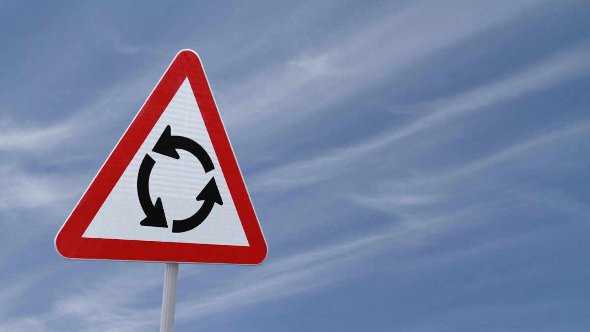 Cod Rutier 2025. Regulă în sensul giratoriu. Permis suspendat până la 90 de zile, plus amendă. Ce trebuie să facă șoferii