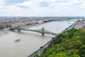 Ungaria ridică un baraj de urgență pe Dunăre pentru centrala de la Paks. Armata a fost mobilizată, iar două barje ar putea fi scufundate