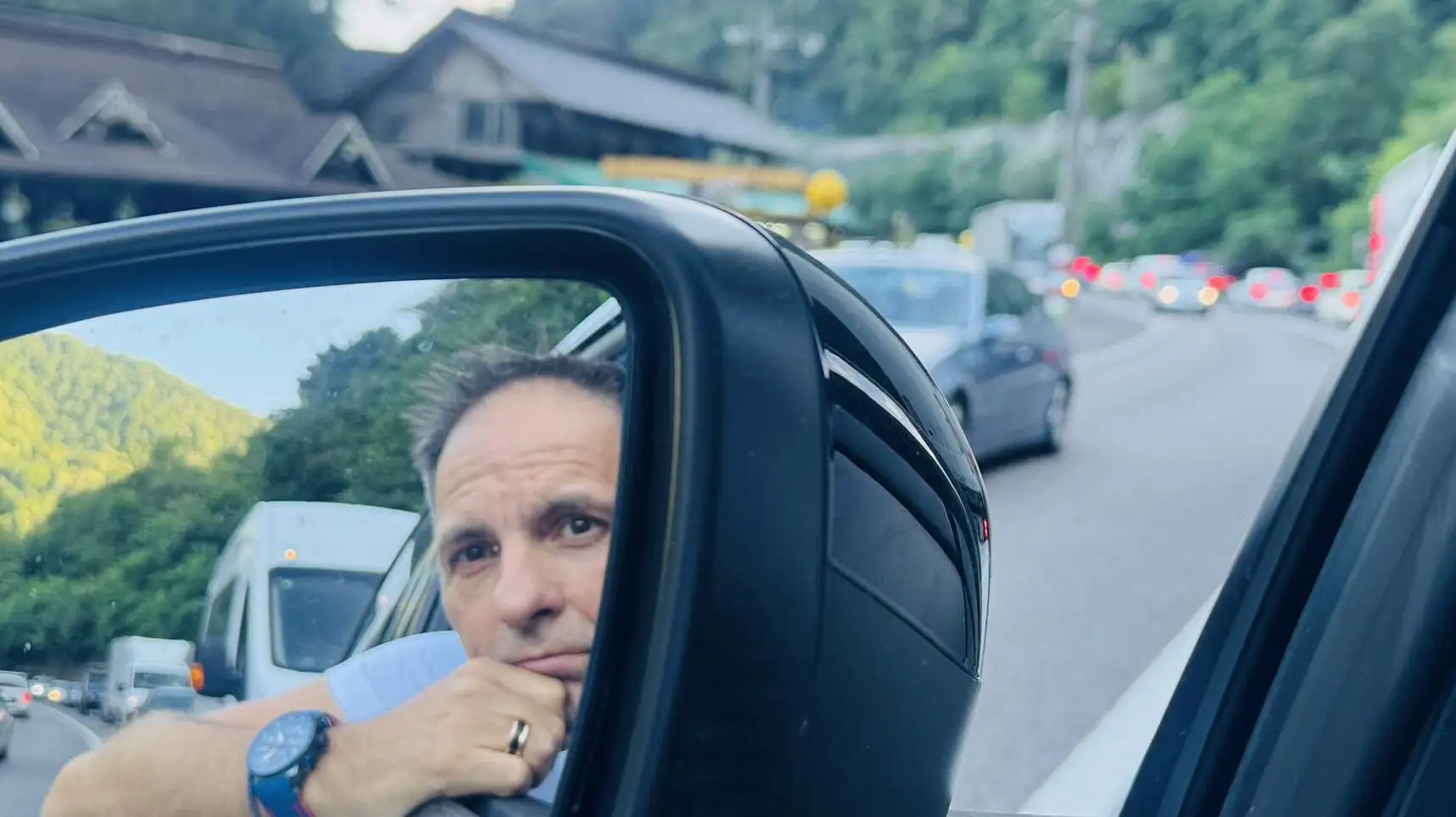 Dan Negru, mesaj tăios din trafic. Valea Oltului, aceeași după 30 de ...