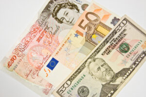 Curs valutar BNR, 11 septembrie 2025. LEUL s-a apreciat în fața monedei EURO! A scăzut și prețul aurului