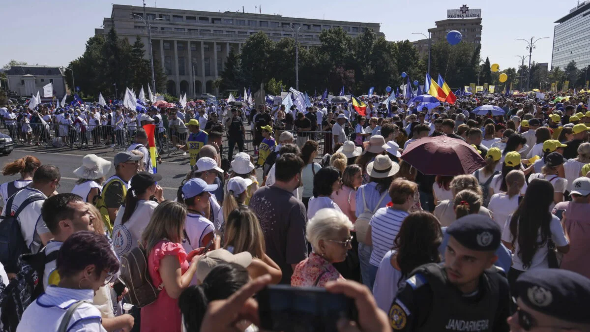 Cadrele didactice au ieșit în stradă pe 8 septembrie