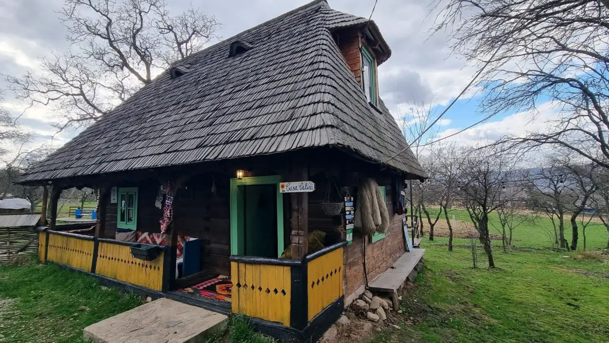 Programul „Viața la țară” devine lege: sprijin pentru gospodării și turism rural