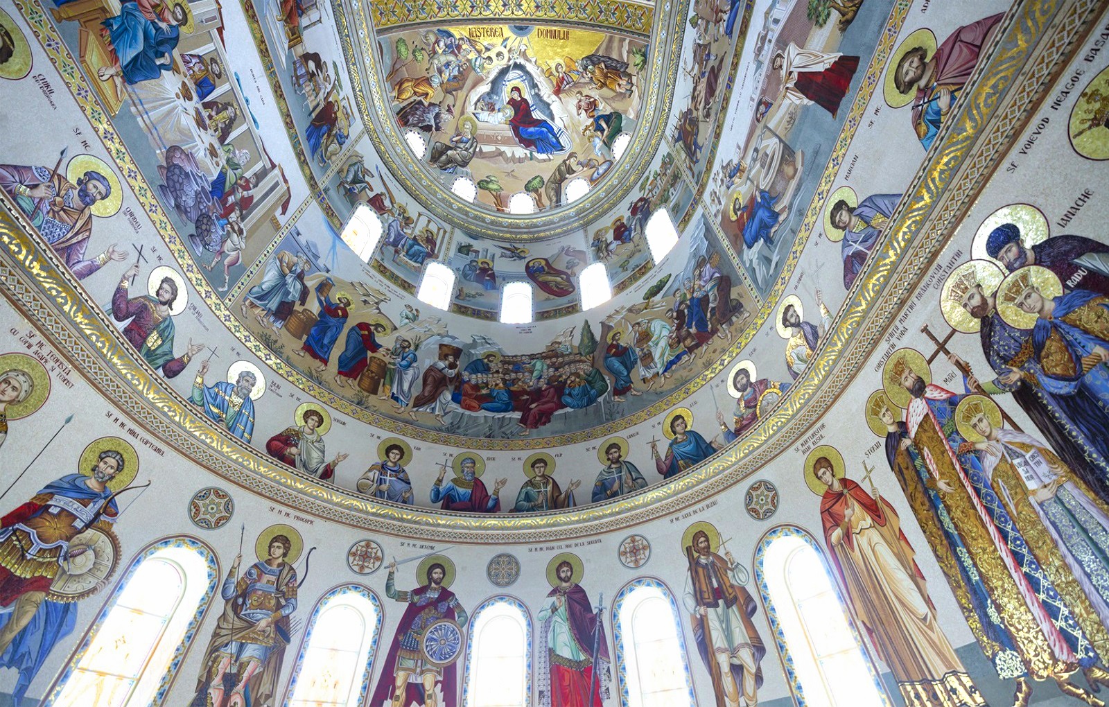 Absida_de_Sud_-_Catedrala_Națională_(București)