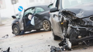 Accident rutier între două mașini