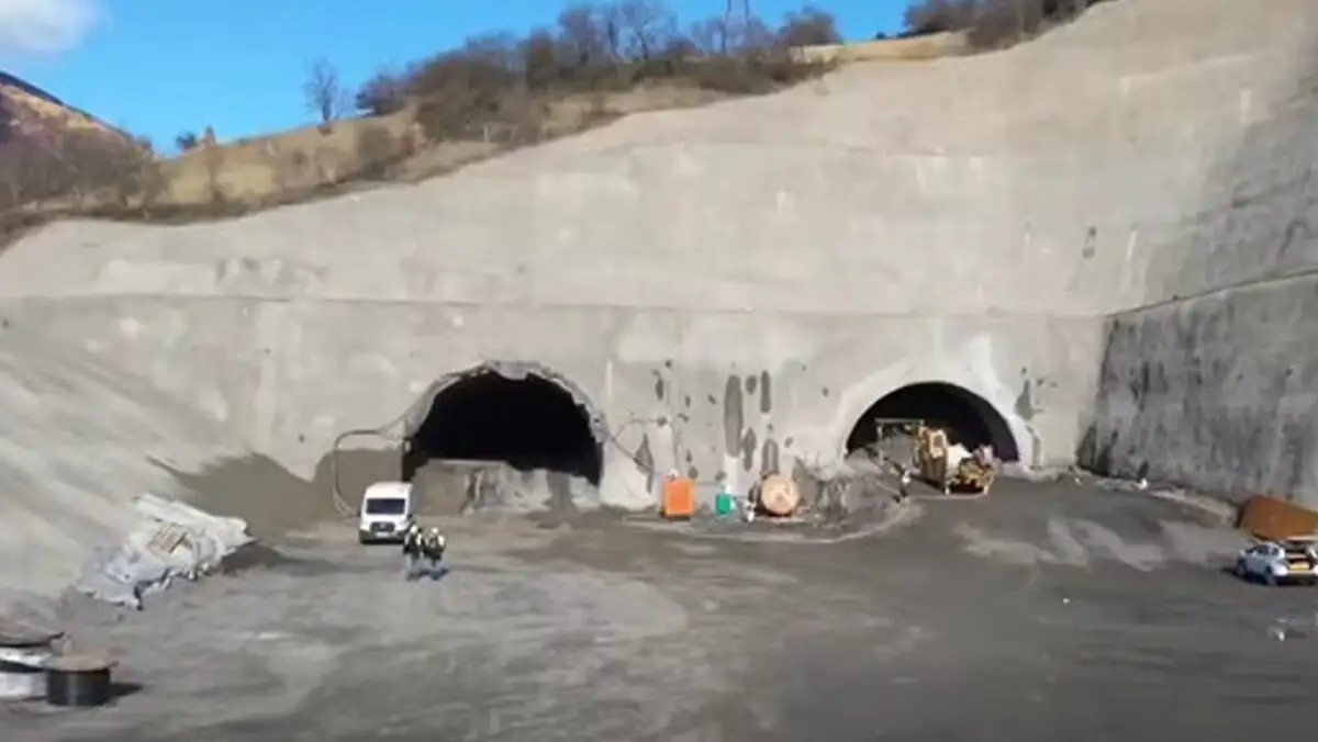 Lucrările pe Autostrada Sibiu–Pitești avansează. CNAIR: Au început operaţiunile de dinamitare