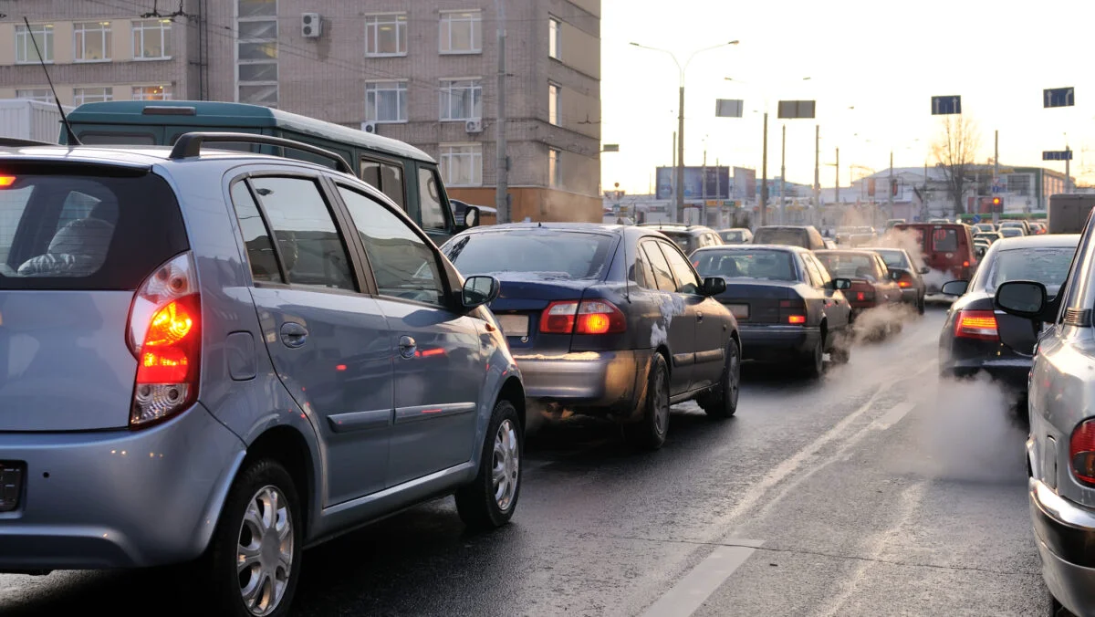 Taxă auto pentru mașinile din afara Bucureștiului. Cât ar urma să plătească șoferii care nu au mașinile înmatriculate în Capitală