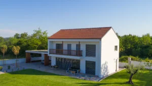 Cât costă o casă verde în 2025 Prețurile reale ale locuințelor pasive din România — între mit și realitate