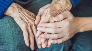 Anunț oficial pentru mii de pensionari. Cine plătește CASS și ce se întâmplă cu banii reținuți
