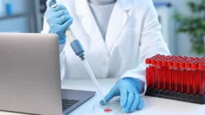Cinci analize esențiale după 40 de ani. Ce teste simple pot preveni boli grave și menține vitalitatea