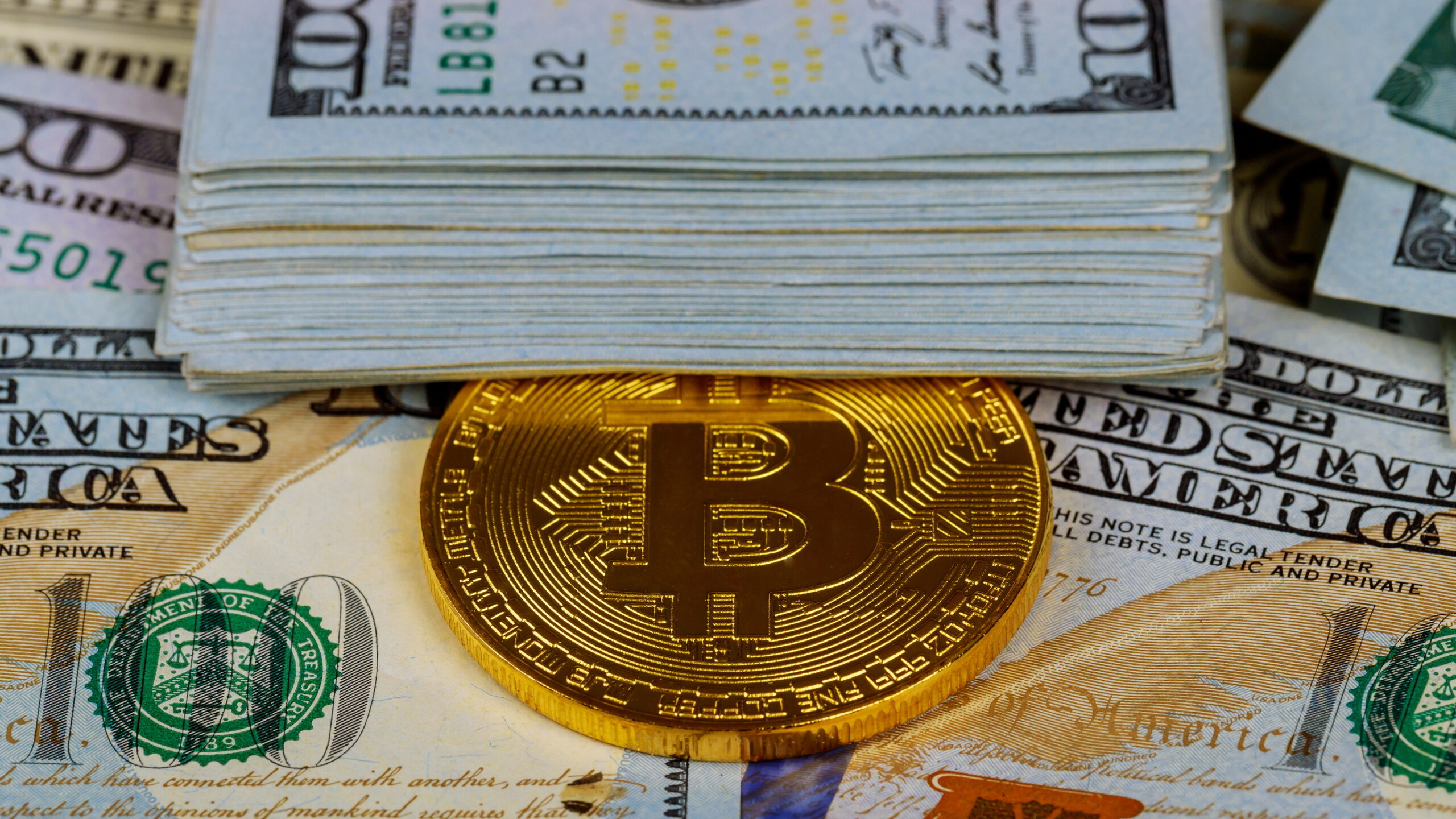 Bitcoin este „apărat” de marile fonduri. Radu Georgescu: În 24 de ore au cumpărat  Bitcoin în valoare de 42 miliarde $