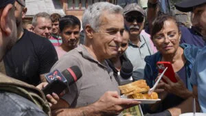 Cum i-a cucerit Călin Georgescu pe români