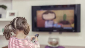 Cum poate copilul tău să apară la TV sau radio Ghid complet pentru părinți