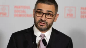 Ministrul Muncii a semnat un proiect de lege împotriva căsătoriilor timpurii Este evident că niciun copil nu este pregătit să fie părinte
