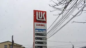 Lukoil a acceptat oferta. Cine va cumpăra activele internaționale ale companiei. Decizie după sancțiunile SUA