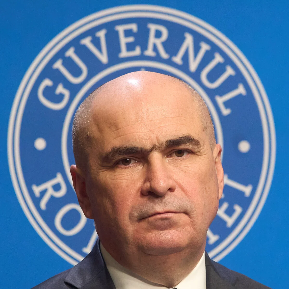 Ilie Bolojan: În 2026, dobânzile pentru împrumuturi urcă la 3% din PIB. Mesaj pentru primarii din România