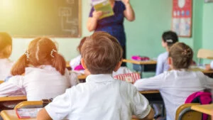 Ministerul Educației interzice profesorilor să discute performanțele elevilor la examene în fața clasei și la ședințele cu părinții