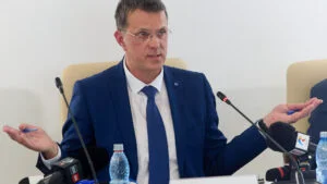 Ministrul Apărării dă asigurări că România nu va intra în război, dar își va întări armata. România și Ucraina vor produce împreună drone interceptoare