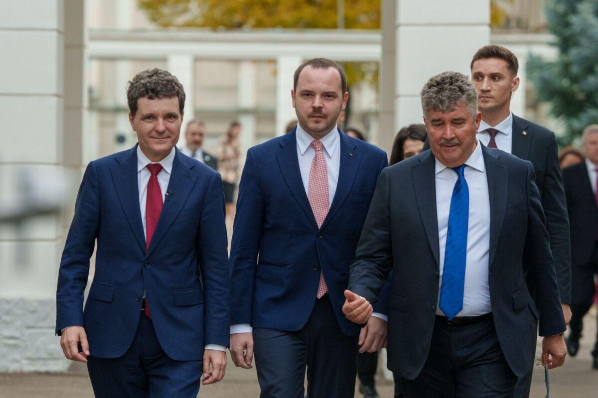 Ministrul Sănătății și președintele României, vizită la Antibiotice Iași: Este crucial ca România să își consolideze capacitatea de a produce medicamente sigure