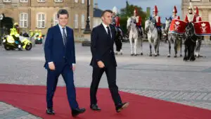 Sondaj INSCOP: Aproape 70% dintre români se opun găzduirii armelor nucleare ale Franței pe teritoriul României