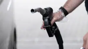 Carburanți 4 iunie. Cât costă un plin în marile orașe din România. Noile prețuri la benzină și motorină
