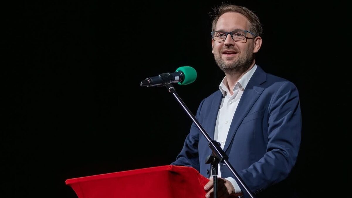 Timișoara va avea primul parc fotovoltaic, finanțat cu peste 32 de milioane de lei. Dominic Fritz: Transformăm Timişoara într-un oraş verde