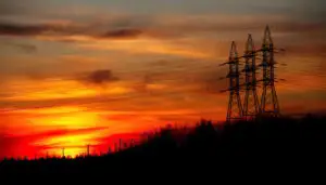 România depinde tot mai mult de energia din import. O treime din consumul de seară a fost acoperit luni din afara țării