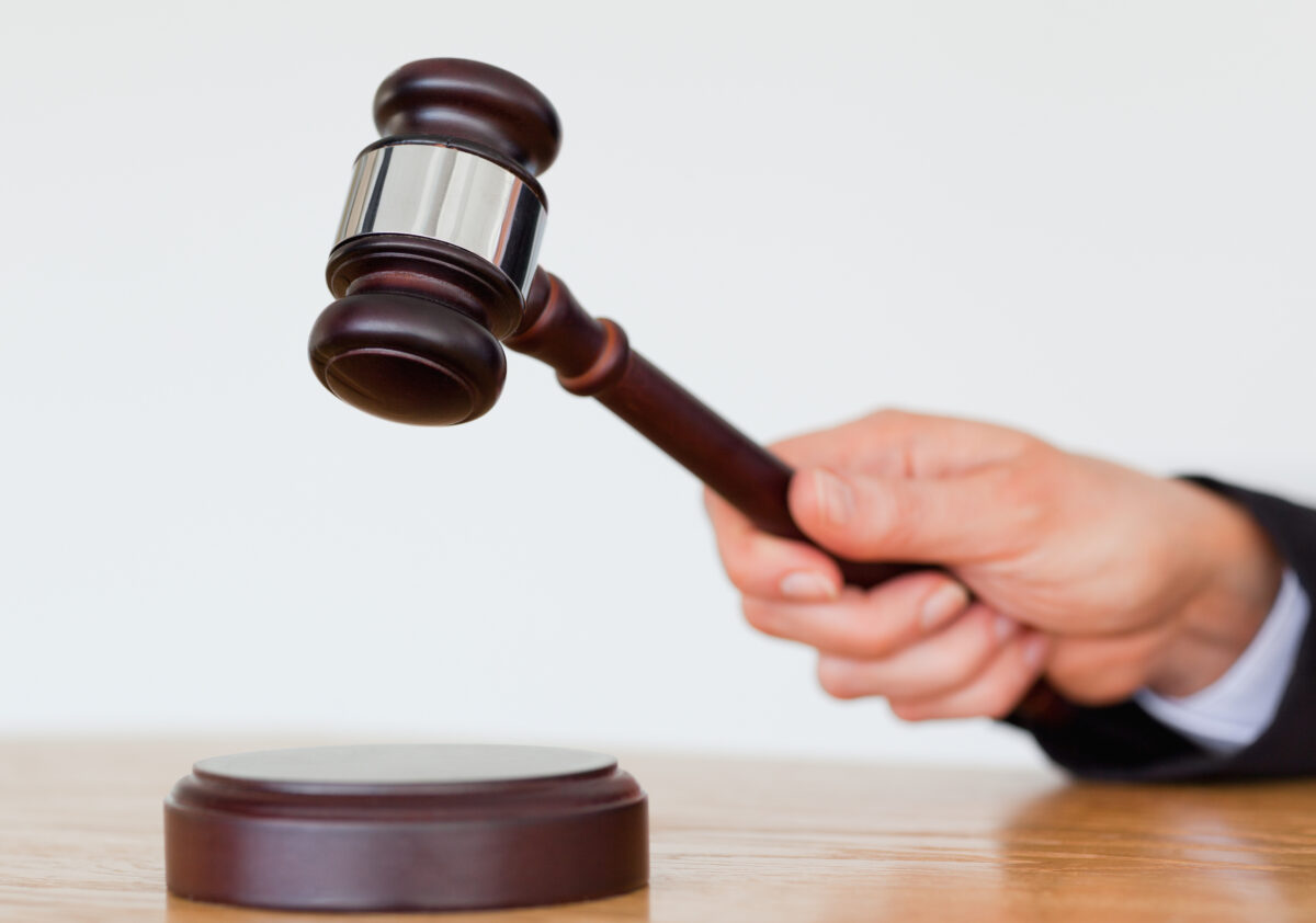 Activitatea CCR ar putea fi blocată în ianuarie. Contestație depusă la numirea lui Dacian Dragoș. Primul termen este pe 5 Ianuarie