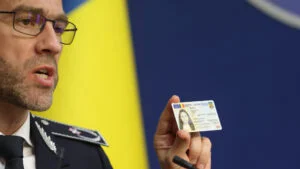 Românii, provocați să adopte Cartea Electronică de Identitate. MAI investește 10 milioane în promovare