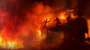 Rusia atacă masiv infrastructura energetică a Ucrainei, lăsând Kievul fără curent