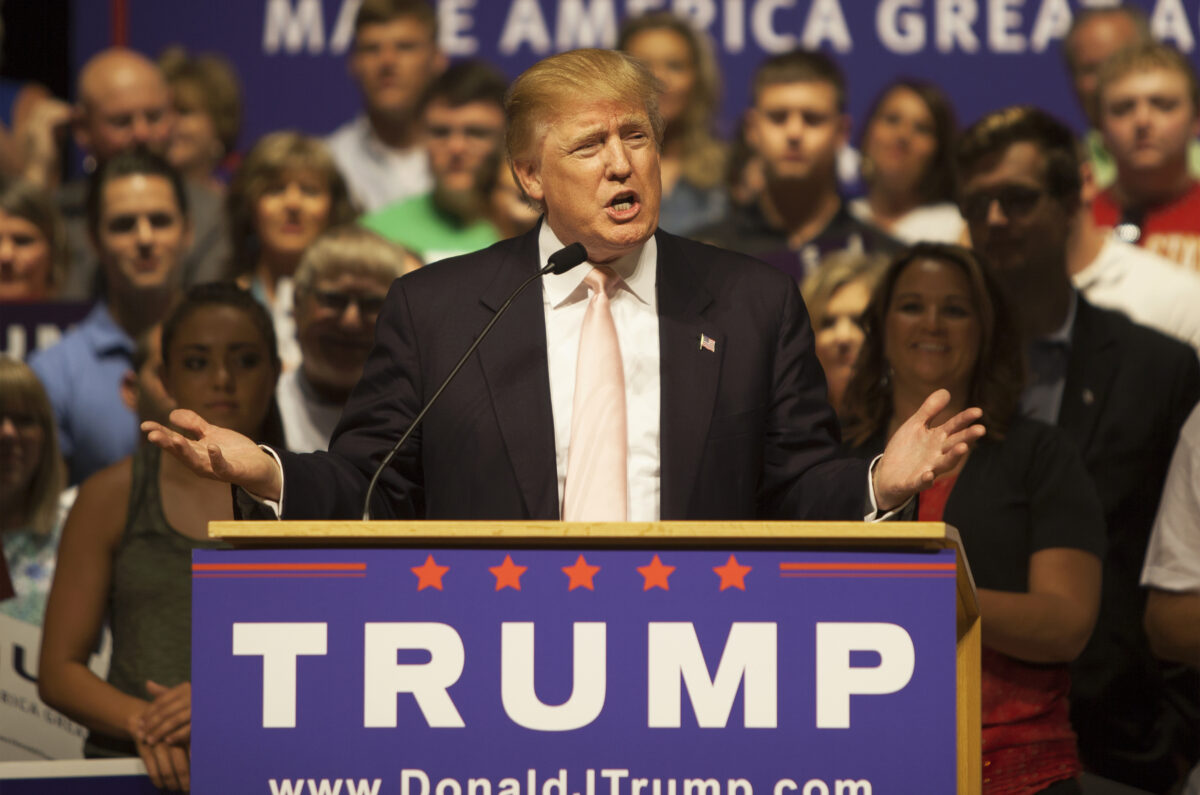SUA pregătesc o monedă aniversară de 1 dolar cu Donald Trump: Luptă, luptă, luptă pe revers