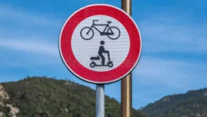 Se schimbă legea în România RCA obligatoriu și pentru trotinete și biciclete electrice