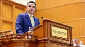 Sorin Grindeanu preia inițiativa după decizia CCR. Bolojan, lăsat pe dinafară la discuțiile despre pensiile speciale