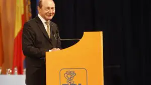 Bolojan îi ia locul lui Băsescu. Decizia de la Guvern a fost clasificată drept confidențial (SURSE)