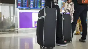 Turiștii pot primi rambursarea integrală a vacanței. Decizia luată de CJUE. Situațiile în care vor primi înapoi toți banii