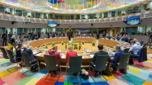 Nota de plată de la Bruxelles: Cum ajung reglementările europene direct în buzunarul tău. Un raport EPIC arată pierderi uriașe de miliarde de euro