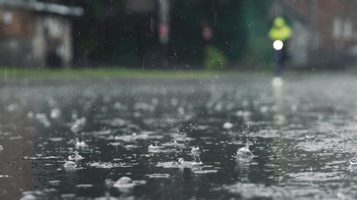 Vremea se schimbă radical în România. Meteorologii au emis o avertizare de cod portocaliu: Respectați următoarele măsuri