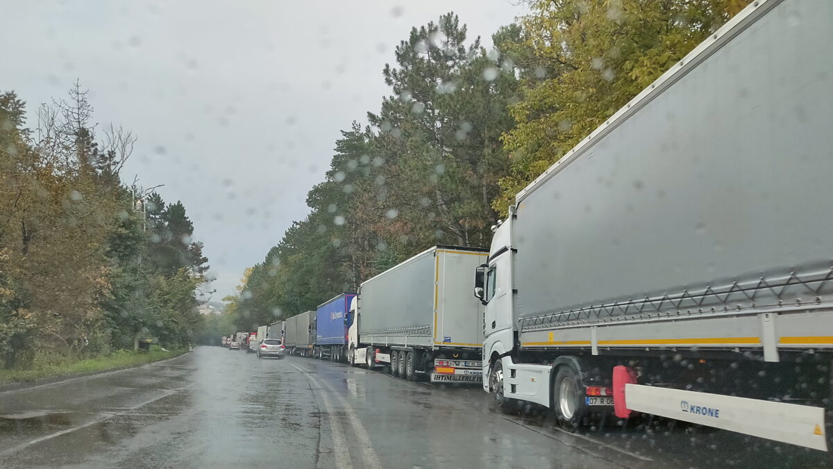 Taxă lunară de 1.500 euro pe vehicul în România. COTAR: Tarife exagerat de mari pentru circulația pe autostrăzi și drumuri naționale