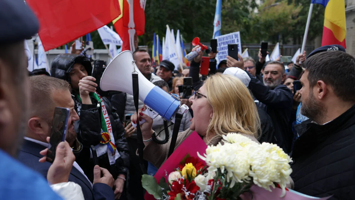 Diana Șoșoacă a lansat un atac fără precedent asupra Ancăi Alexandrescu: Omul sistemului! I-ai depus plângere penală lui Georgescu