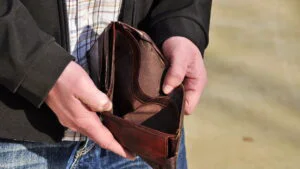 Salarii mai mici cu 10% în administrația centrală Guvernul Bolojan pregătește schimbări majore (SURSE)